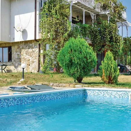 בית נופש Three-bedroom Holiday In Kosharica